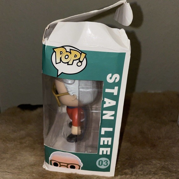 Funko Pop! Stan Lee #03 Superhero Red Suit Comikaze Exclusive Vinyl Figure - Picture 4 of 5